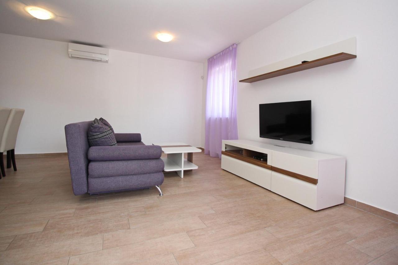 Apartments By The Sea Baska, Krk - 18845 المظهر الخارجي الصورة