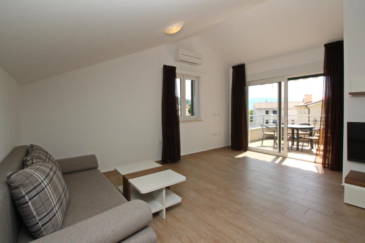 Apartments By The Sea Baska, Krk - 18845 المظهر الخارجي الصورة